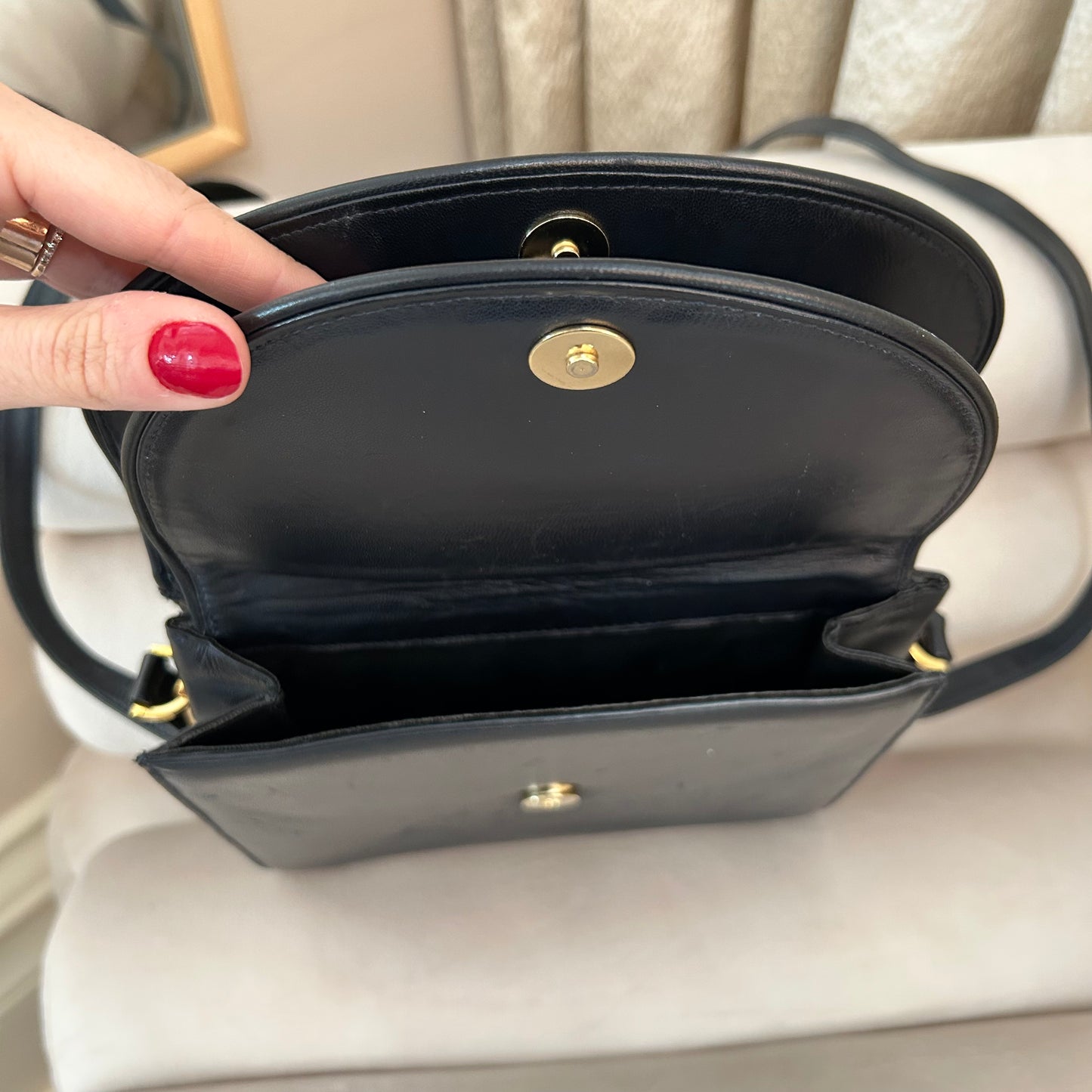 Pre-Loved Stuart Weitzman Leather Crossbody Bag