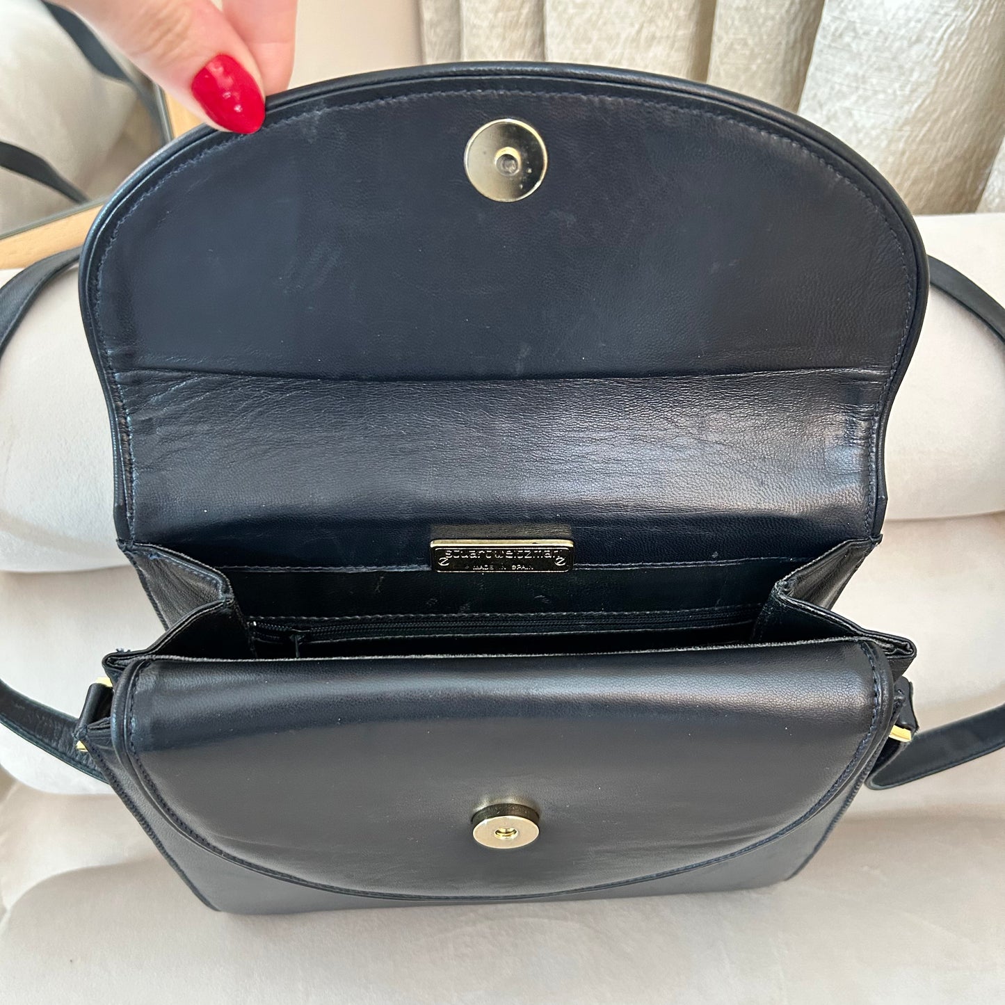 Pre-Loved Stuart Weitzman Leather Crossbody Bag