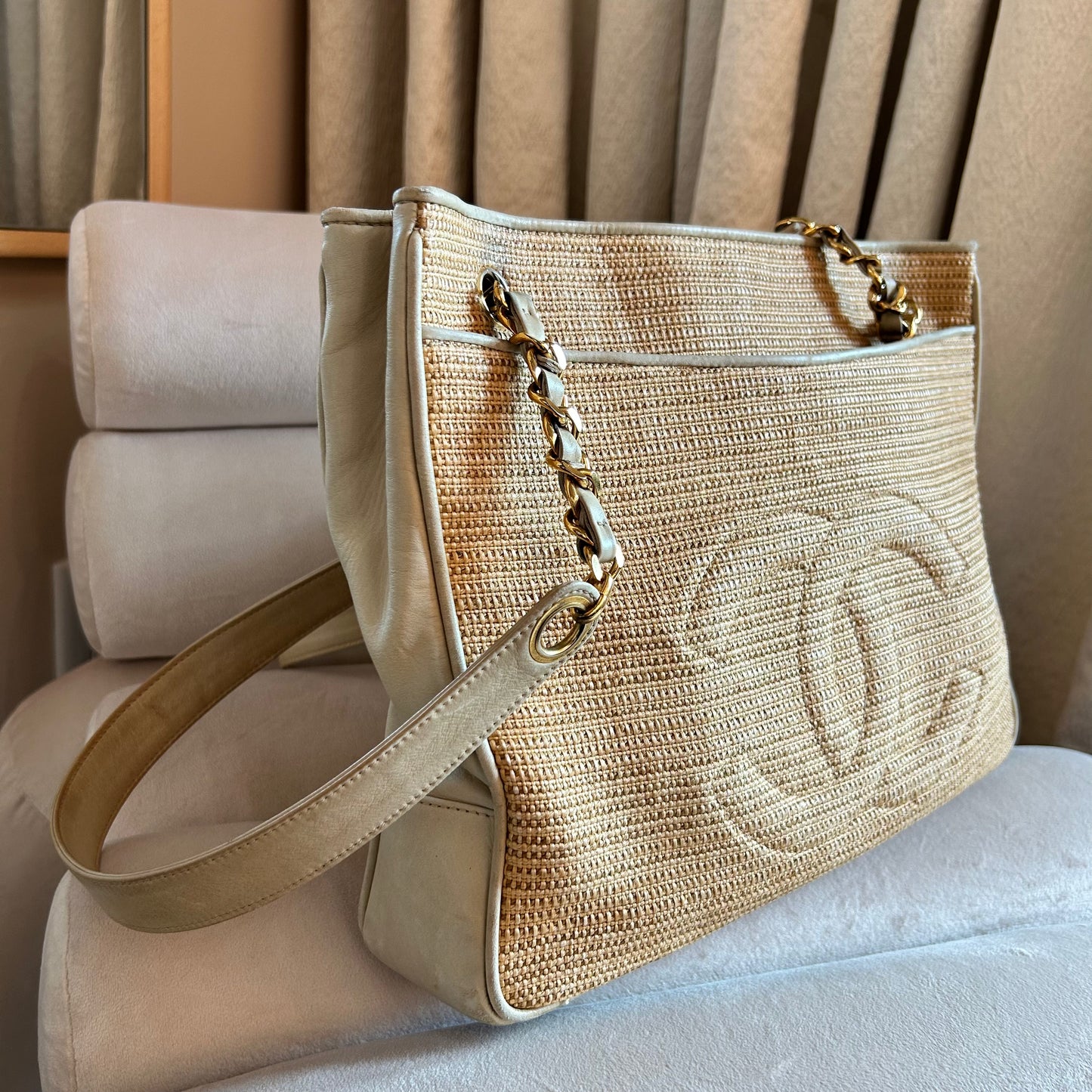 Pre-Loved Chanel Raffia CC Shoulder Bag
