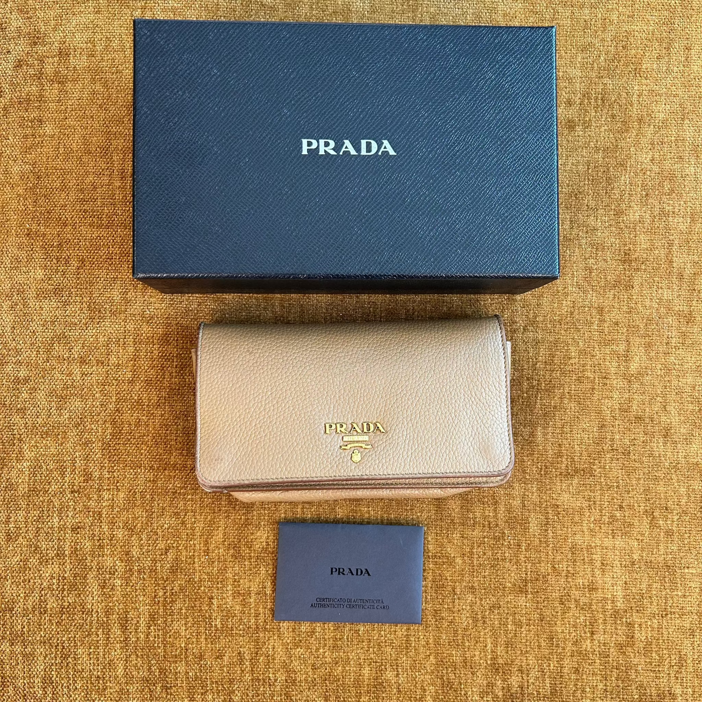 Pre-Loved Prada Wallet on Chain