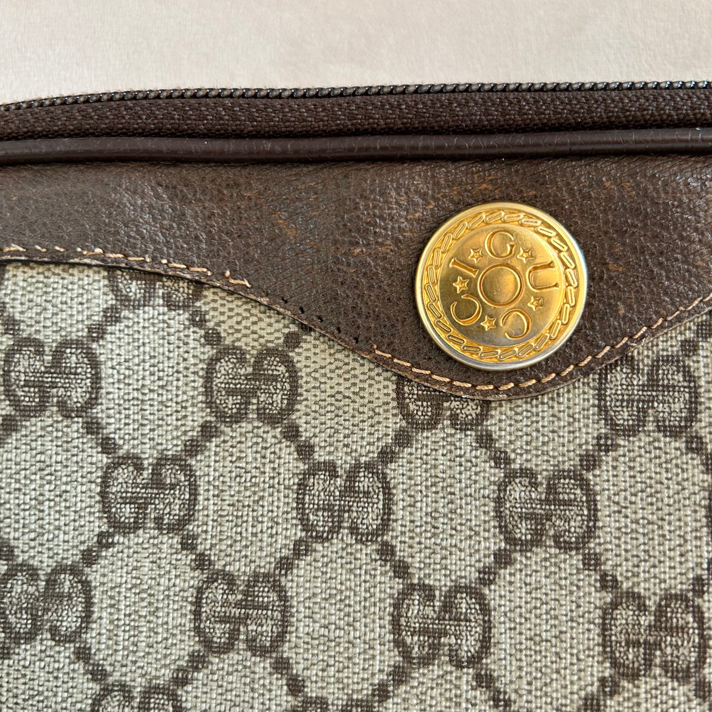Pre-Loved Gucci GG Supreme Crossbody Bag