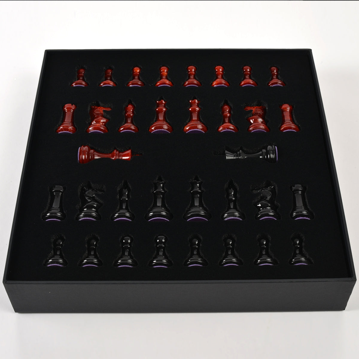 Purling Black vs Red Chess Set
