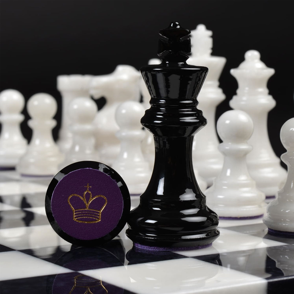 Purling Black vs White Chess Set