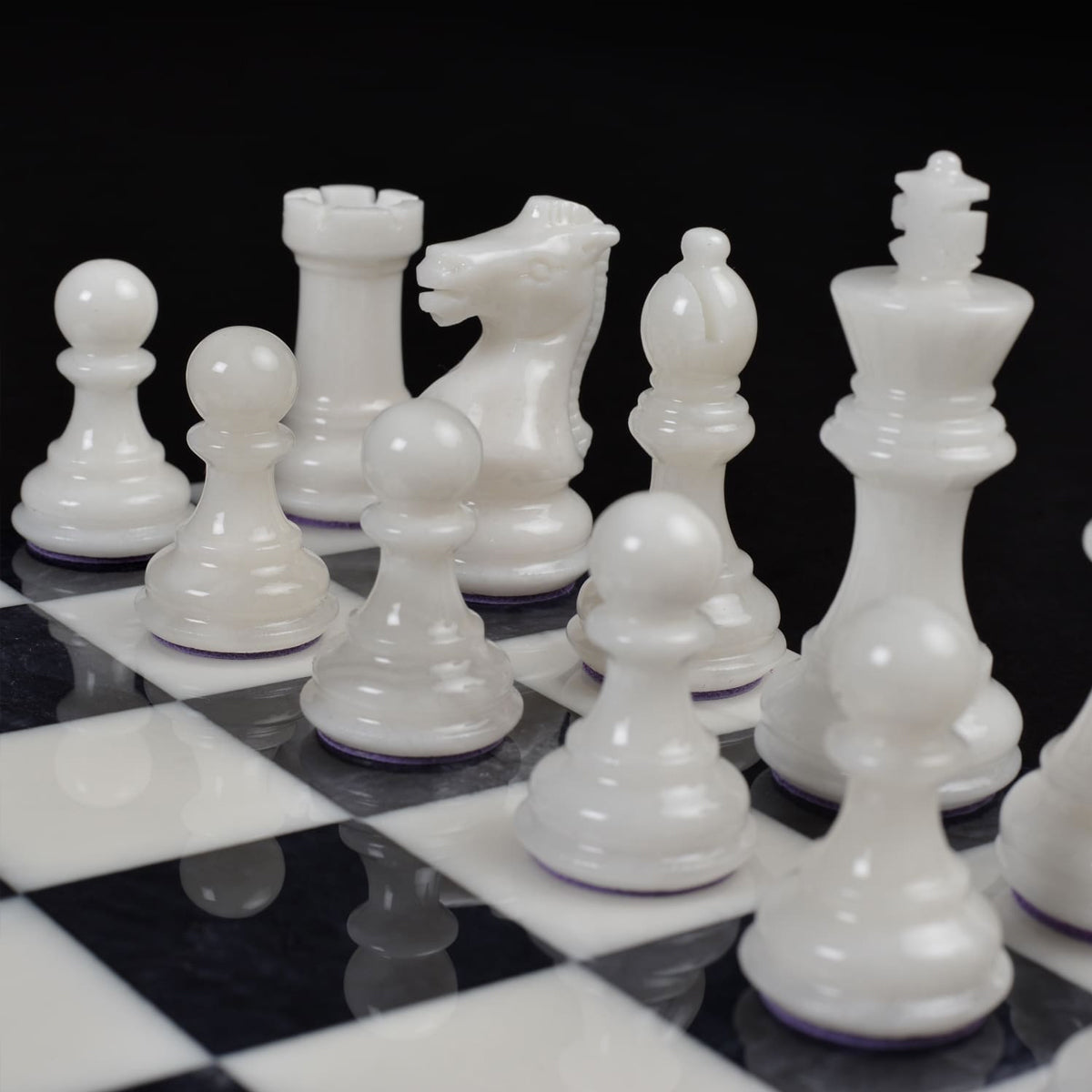 Purling Black vs White Chess Set