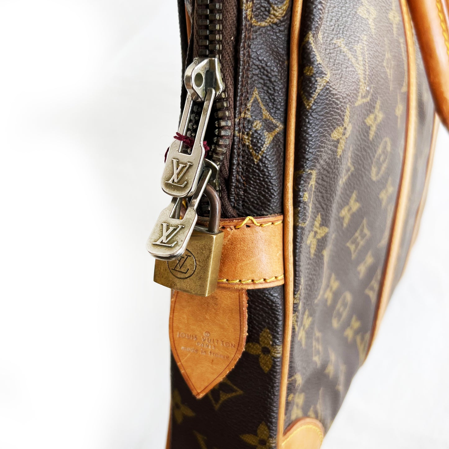 Louis Vuitton Monogram Porte Documents Voyage