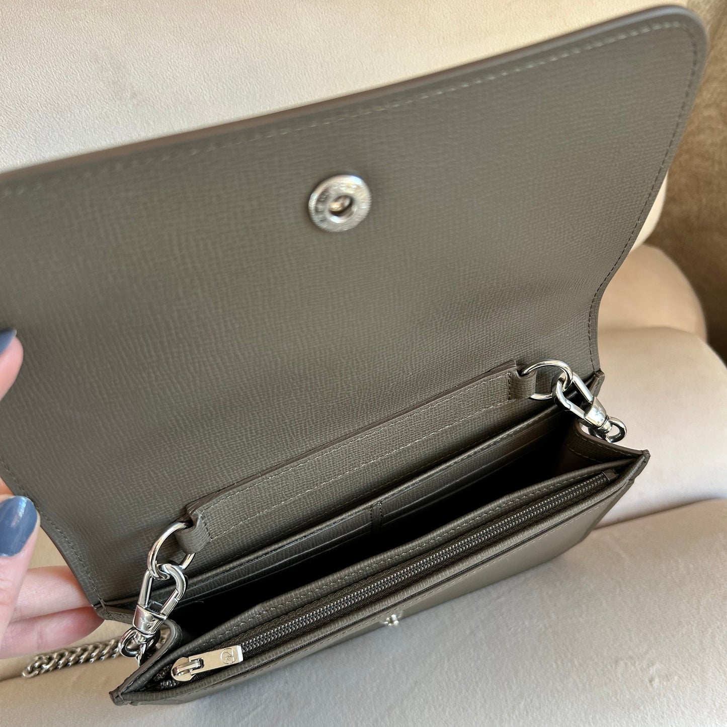 Pre-Loved Longchamp Le Pliage Neo Wallet on Chain