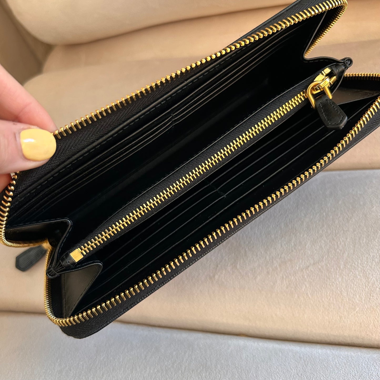 Pre-Loved Prada Leather Continental Wallet