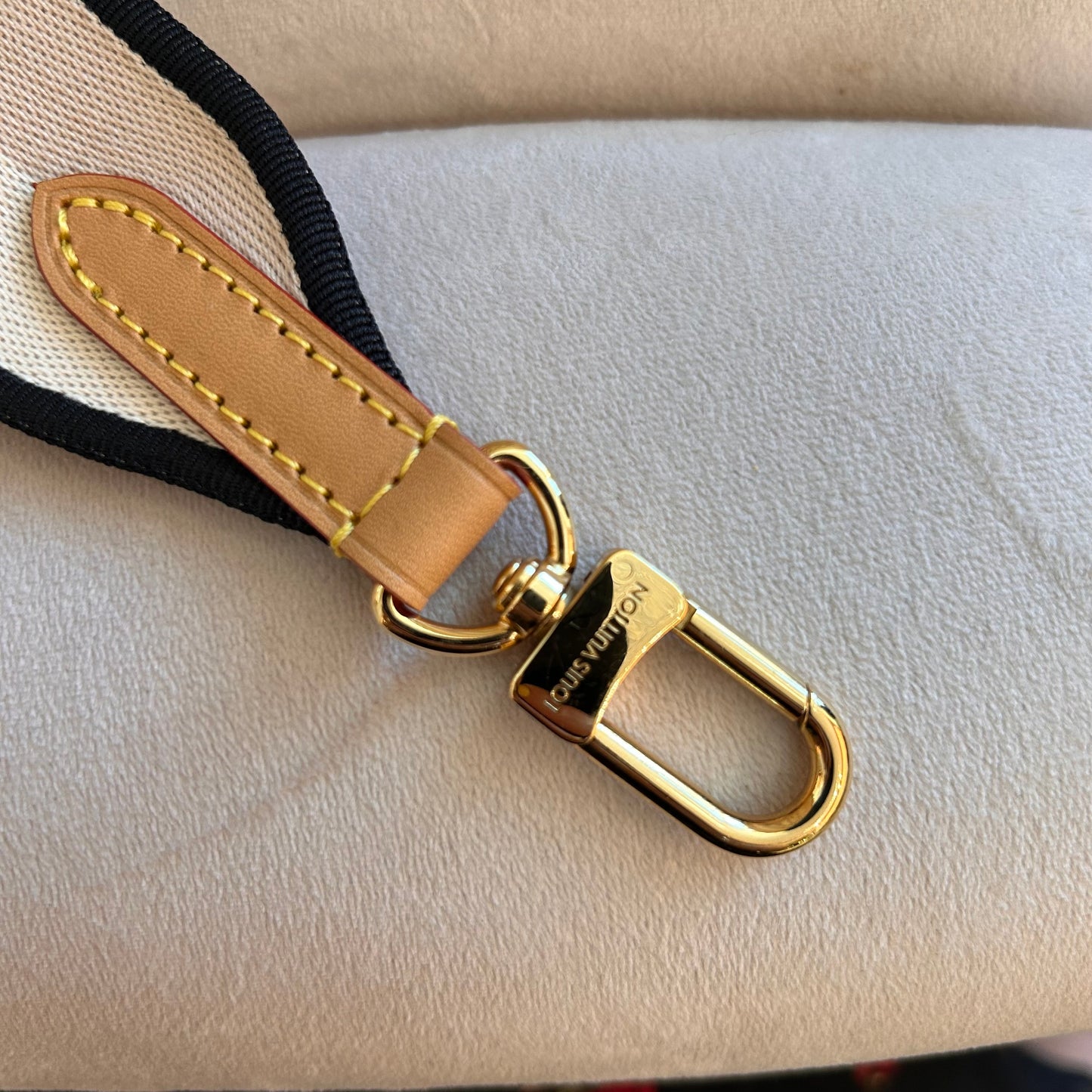 Pre-Loved Louis Vuitton Jacquard Bandoulière