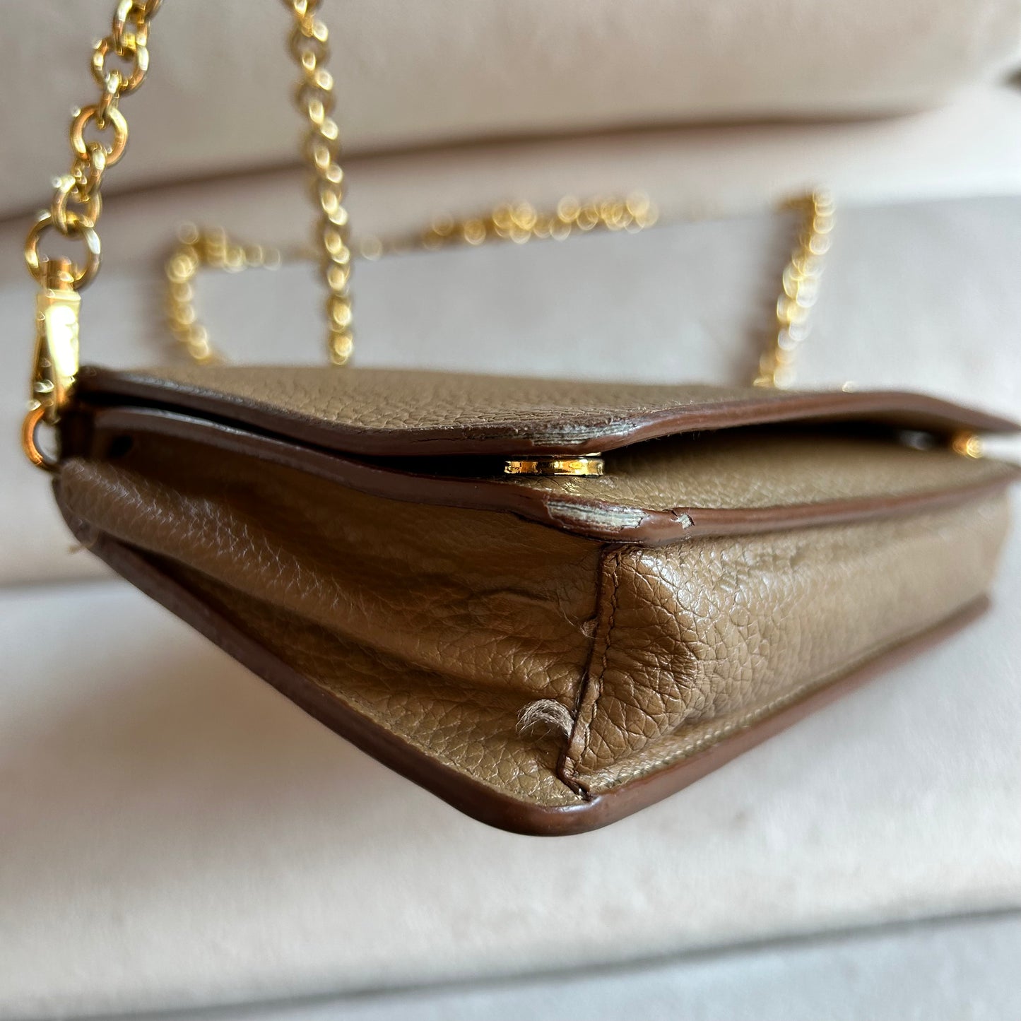 Pre-Loved Prada Wallet on Chain