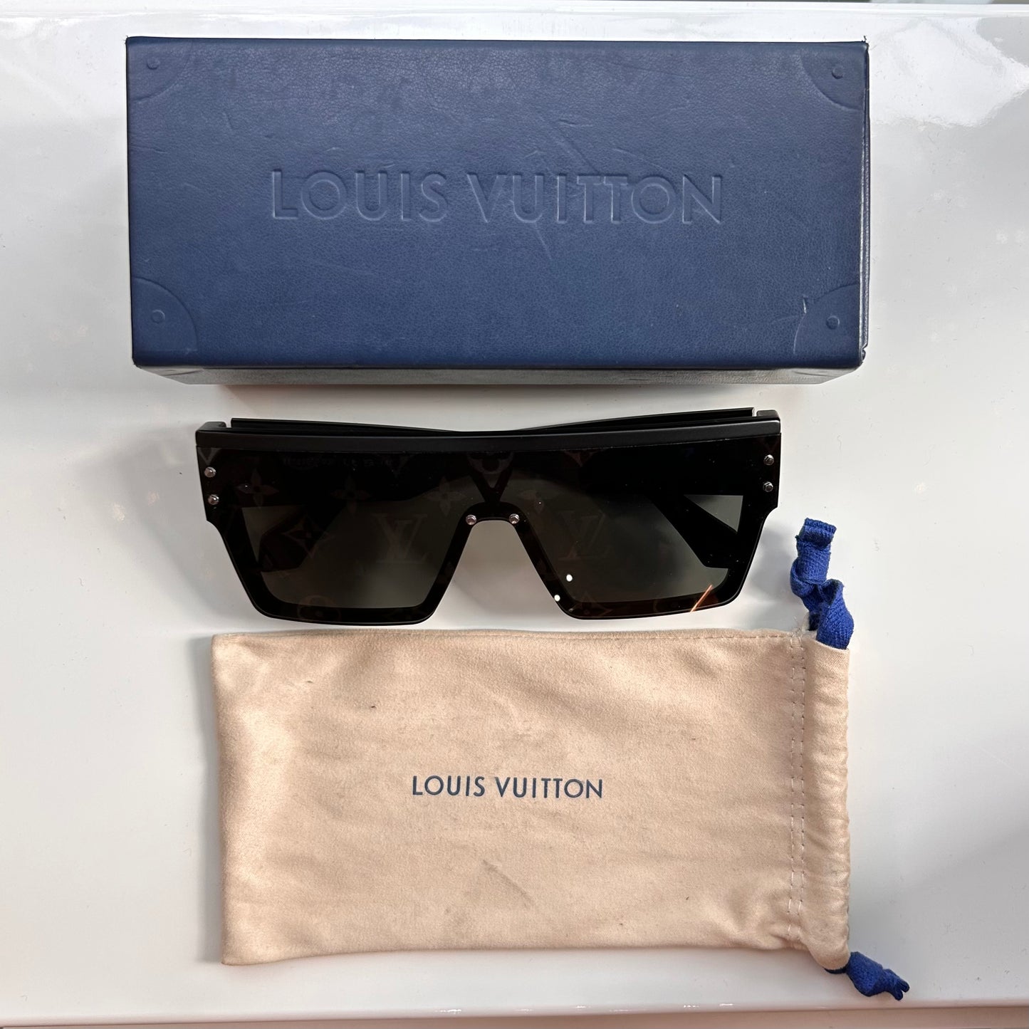 Pre-Loved Louis Vuitton LV Waimea L Sunglasses