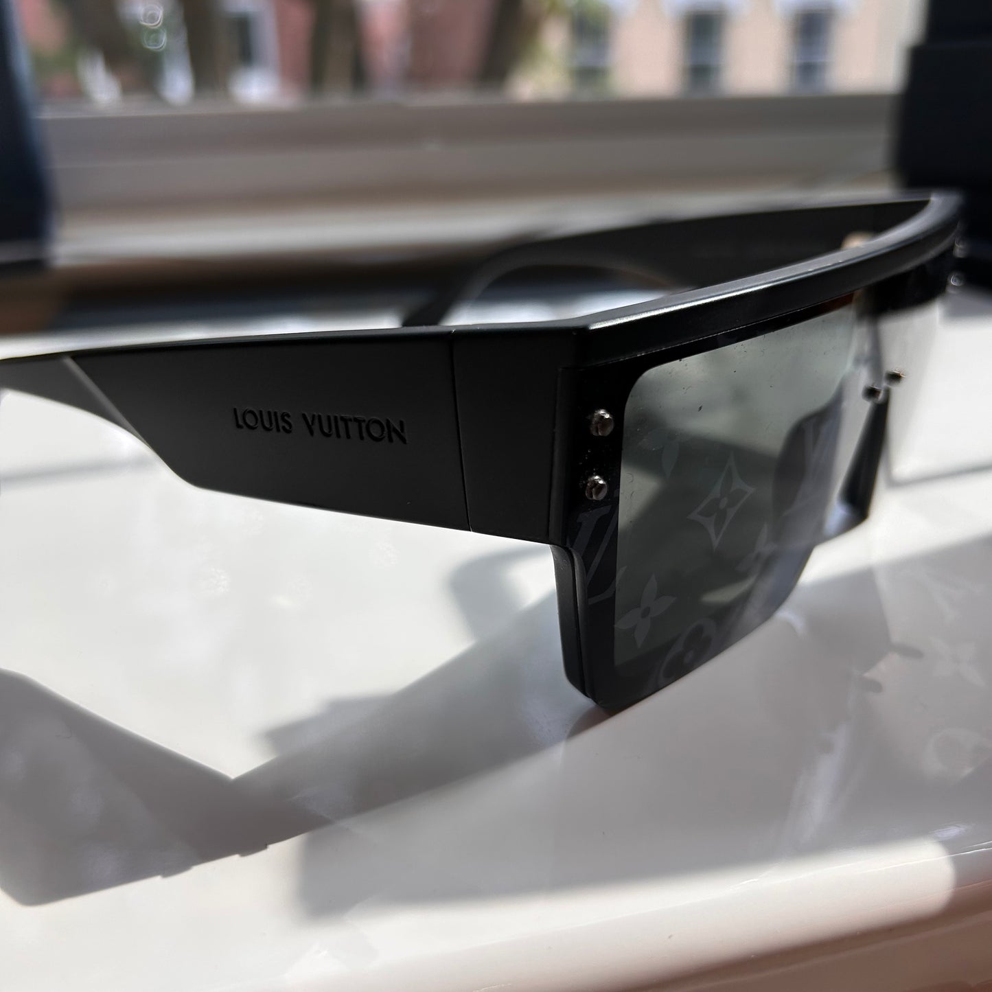 Pre-Loved Louis Vuitton LV Waimea L Sunglasses