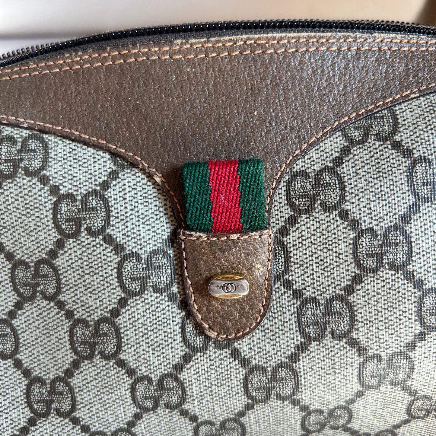 Pre-Loved Gucci GG Supreme Sherry Line Shoulder Bag