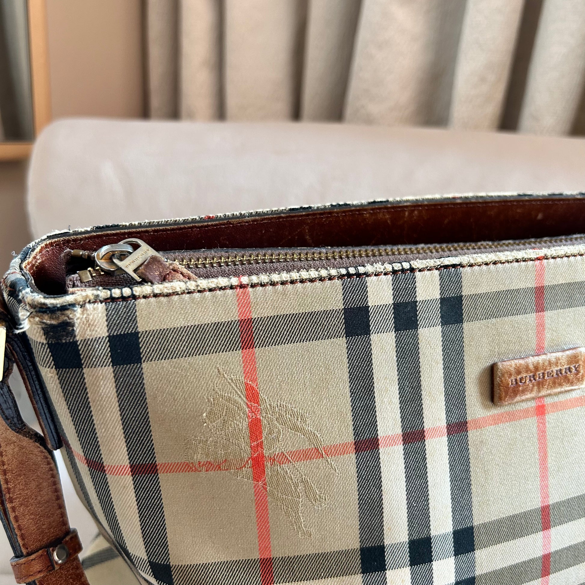 Pre-Loved Burberry Nova Check Canvas Shoulder Bag knight embalm