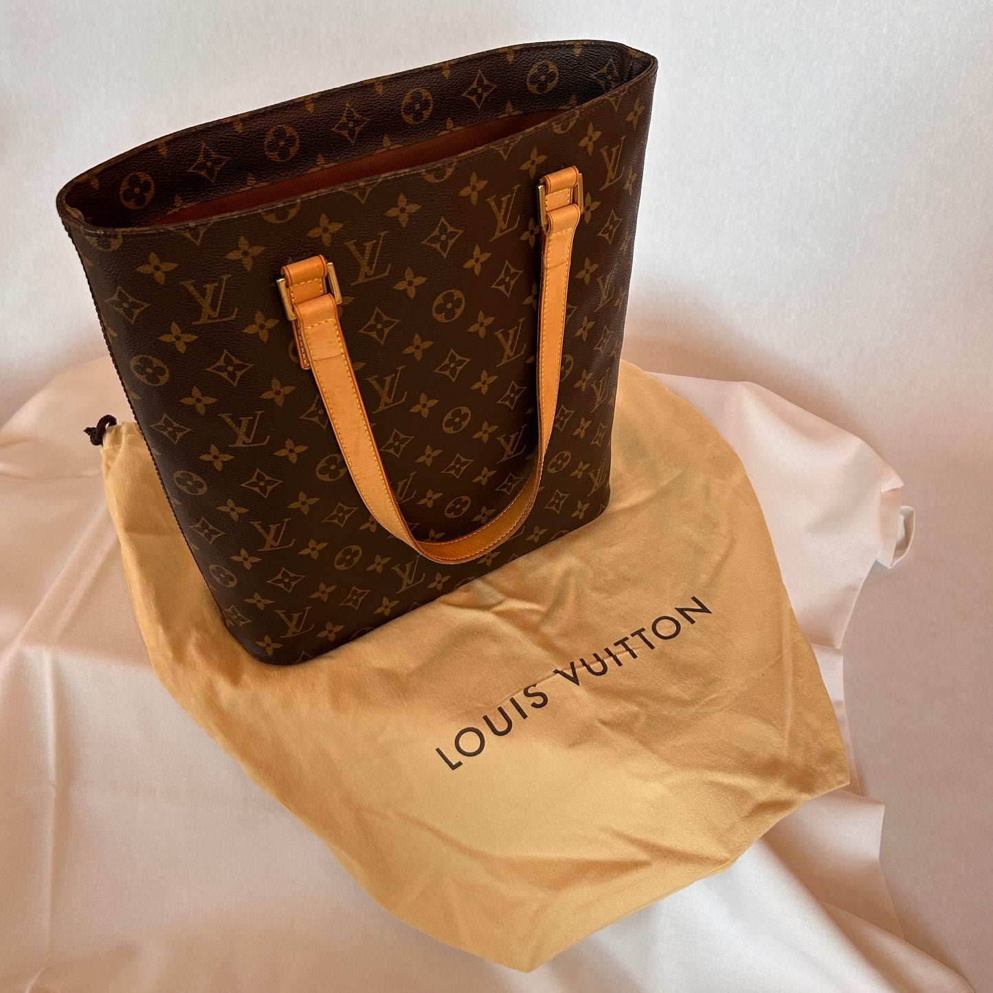 Pre-Loved Louis Vuitton Cabas Mezzo Tote