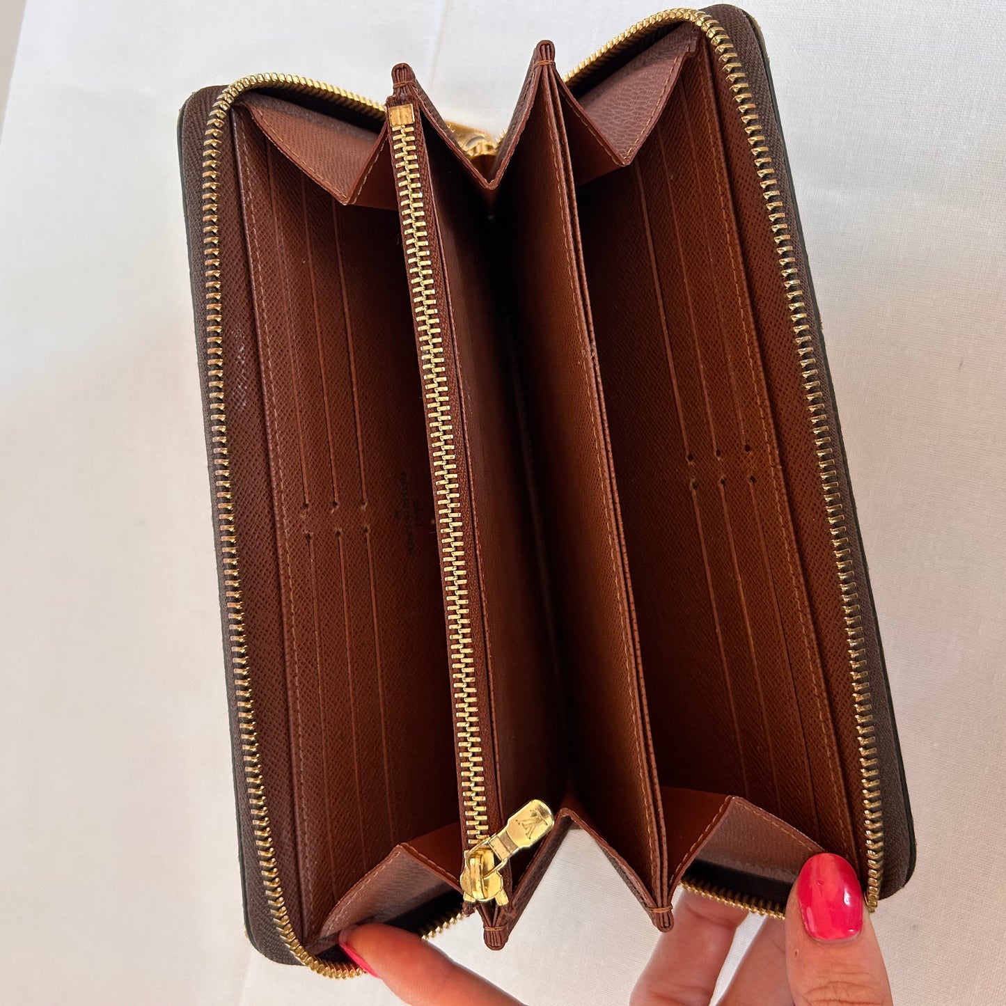 Pre-Loved Louis Vuitton Zippy Organizer Wallet