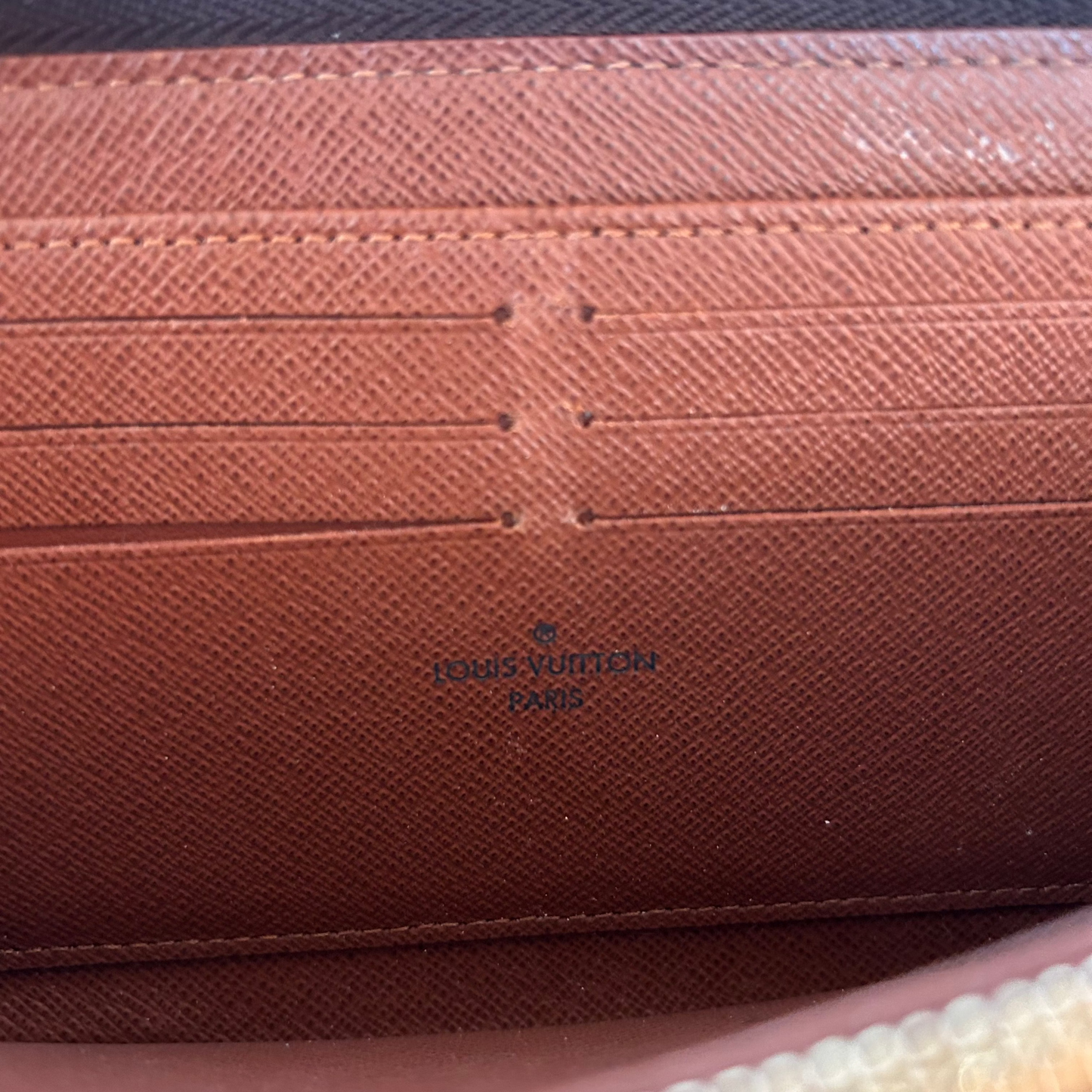 Pre-Loved Louis Vuitton Zippy Organizer Wallet